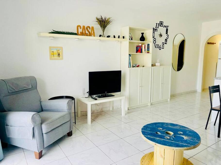 לוס כריסטיאנוס Comfy Home With Large Terrace Five Minutes From Ocean מראה חיצוני תמונה