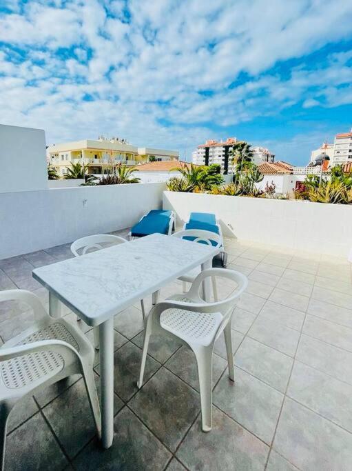 לוס כריסטיאנוס Comfy Home With Large Terrace Five Minutes From Ocean מראה חיצוני תמונה