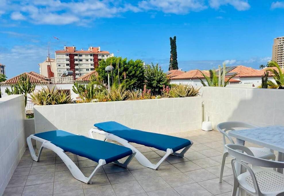 לוס כריסטיאנוס Comfy Home With Large Terrace Five Minutes From Ocean מראה חיצוני תמונה